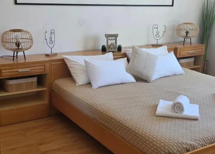 Side Apartment *